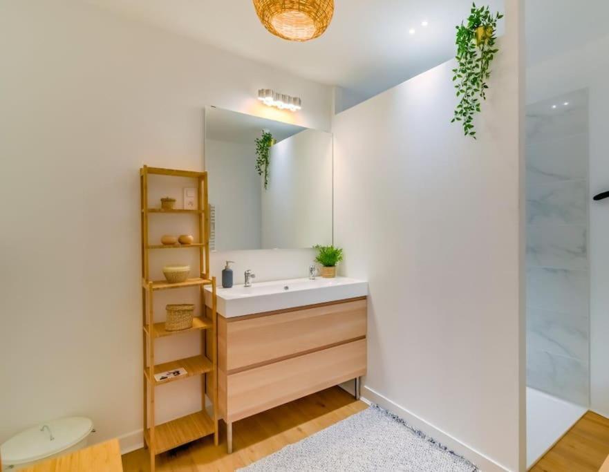 2 Bedroom Apartment In The Heart Of Marseille Exterior photo
